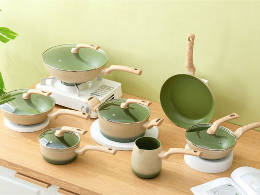 優れた7Pieceアルミニウム調理器具は誘導のCooktopsの緑のために置いた