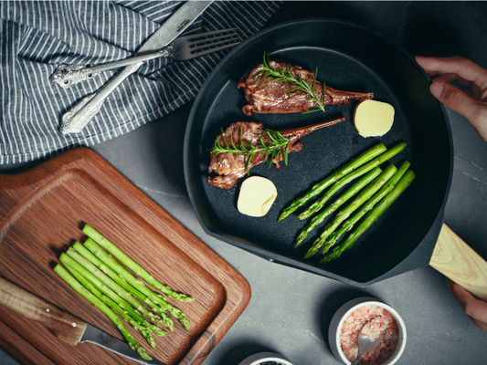 誘導Cooktopsのための多目的な非棒のアルミニウム フライ パン8Inch